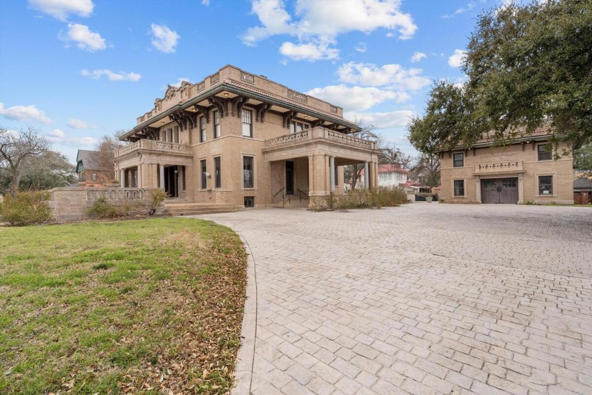Villa Historic Migel House In Downtown Waco Extérieur photo
