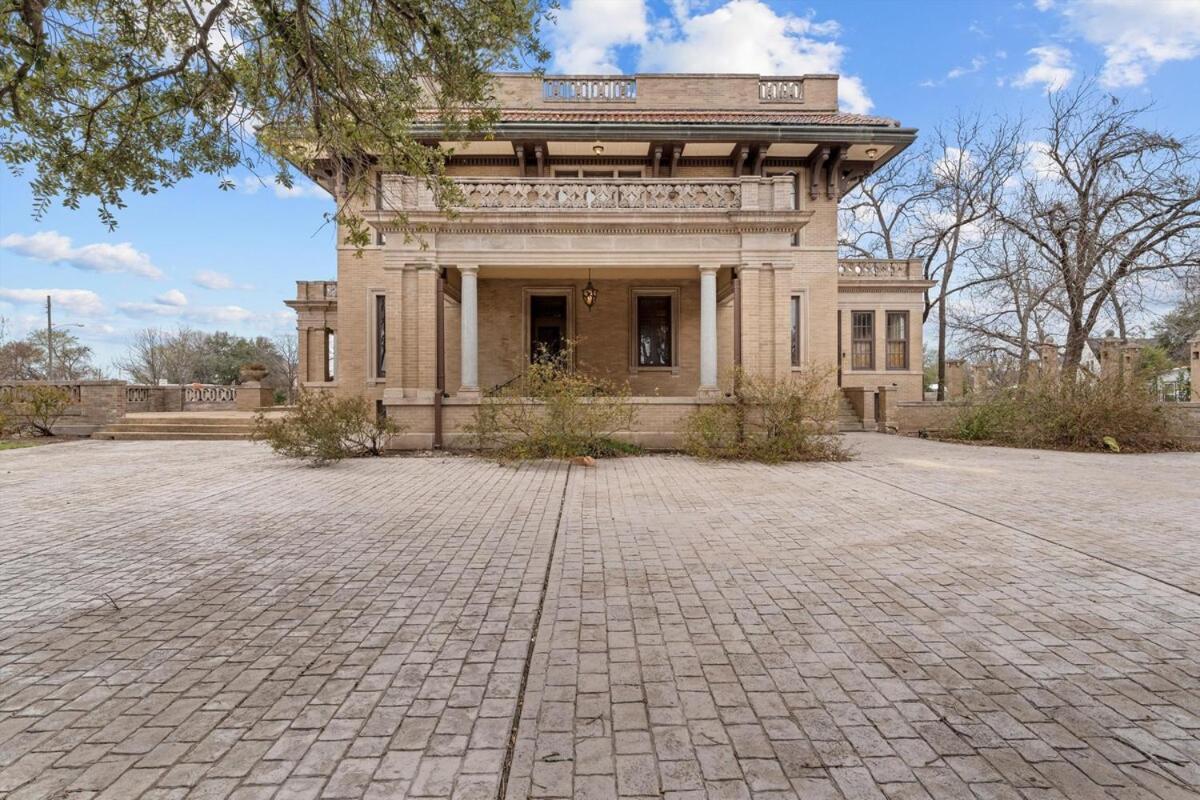 Villa Historic Migel House In Downtown Waco Extérieur photo