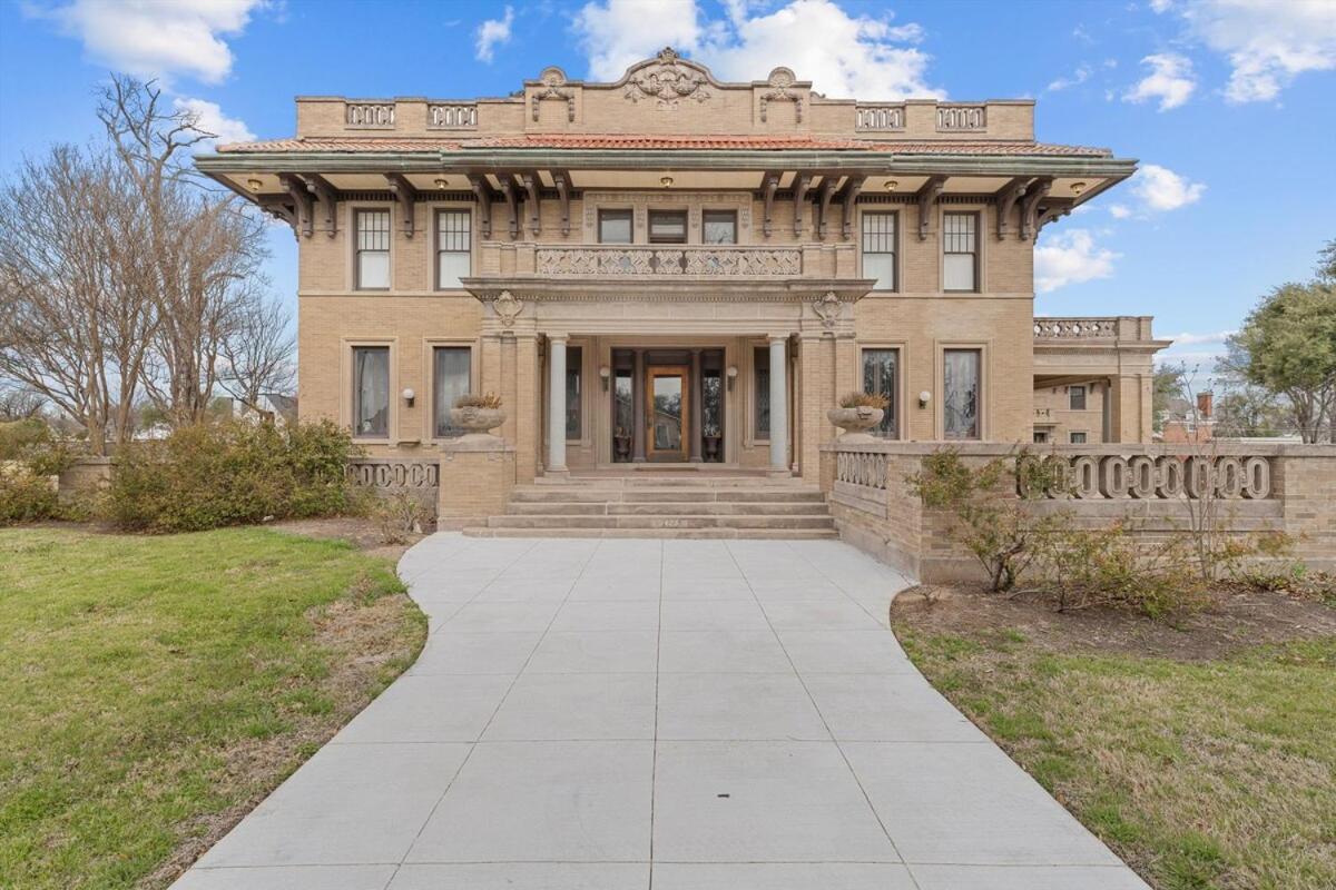 Villa Historic Migel House In Downtown Waco Extérieur photo